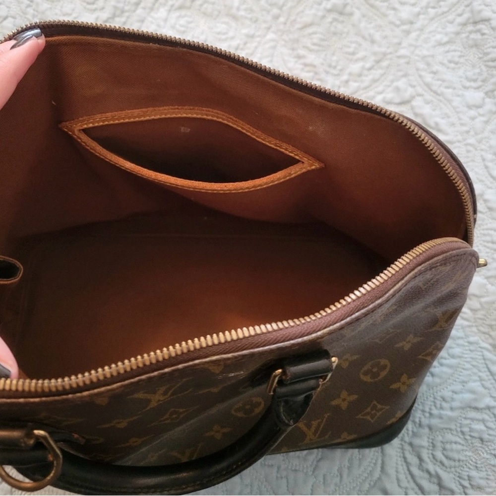 🖤Authentic🖤LOUIS VUITTON ALMA🖤